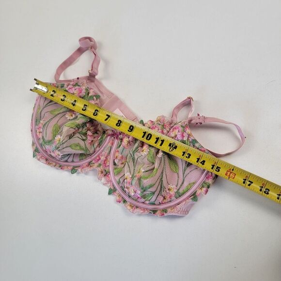 Victoria’s Secret Chalk Rose Embroidery Wicked Unlined Balconette Bra 40C XL - Picture 9 of 9